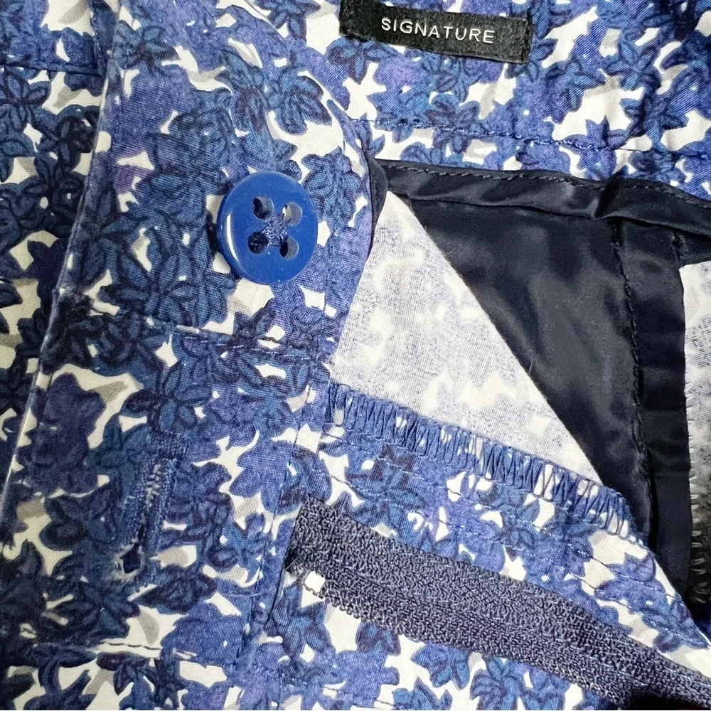 Signature - Blue & White‎ Floral Capri Pants - Sz. 8